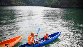 Halong Bay Cruise-Diana Cruise Kayaking